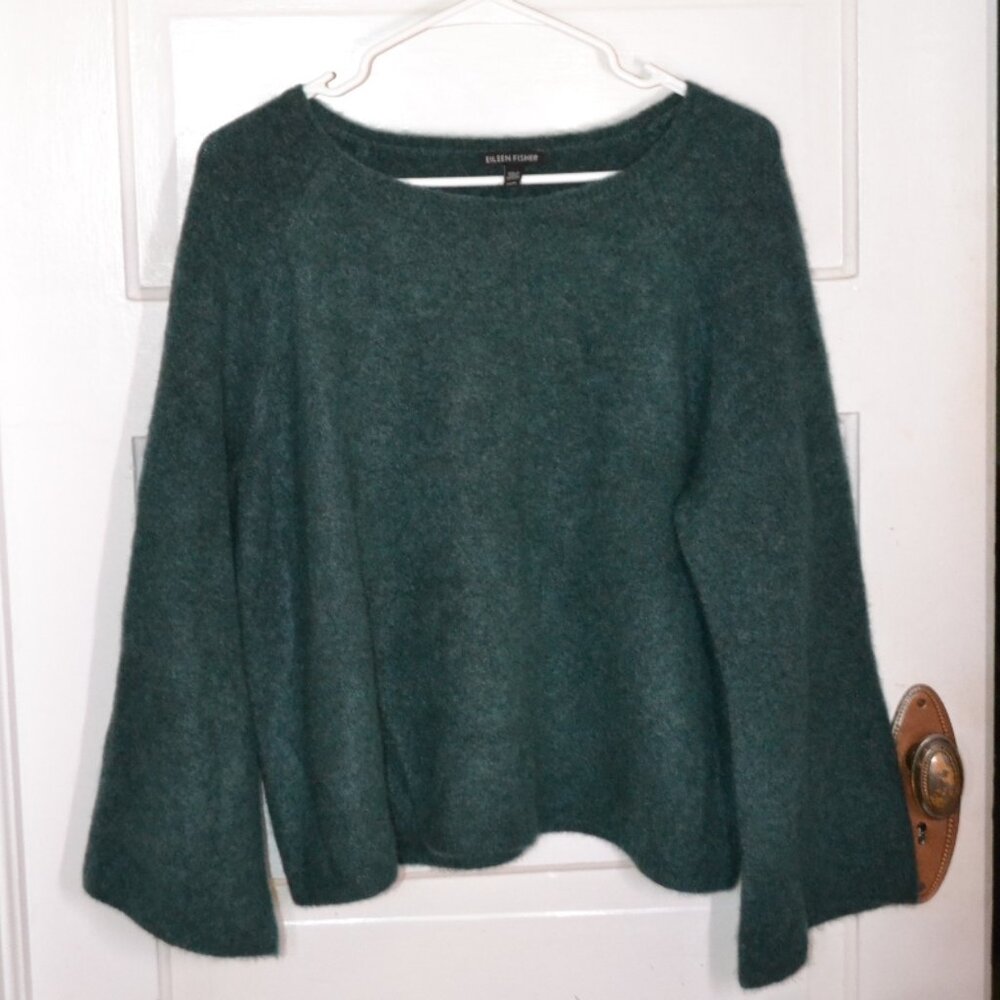 EILEEN FISHER Cashmere and Silk Blend Wide Sleeve Loose Fit Sweater (Size M)